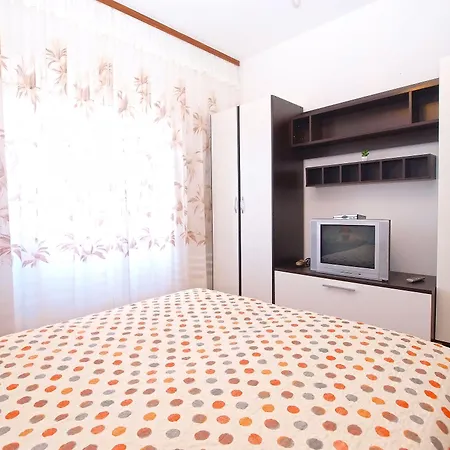 Blazenka 1270 Apartman Póla