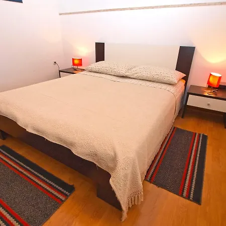 Apartman Blazenka 1270 *