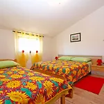 Blazenka 1270 Apartamento Pula